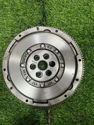 VOLANTE DE MOTOR MAHINDRA KUV100